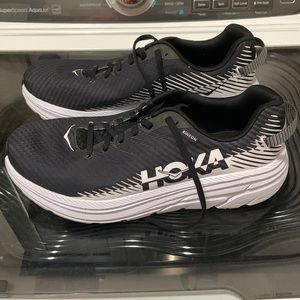 Men’s Hoka Rincon 2 running shoes, practically new, US size 9.5